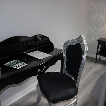 Chambres D Hotes Au Domaine De Robert フルーリー エクステリア 写真