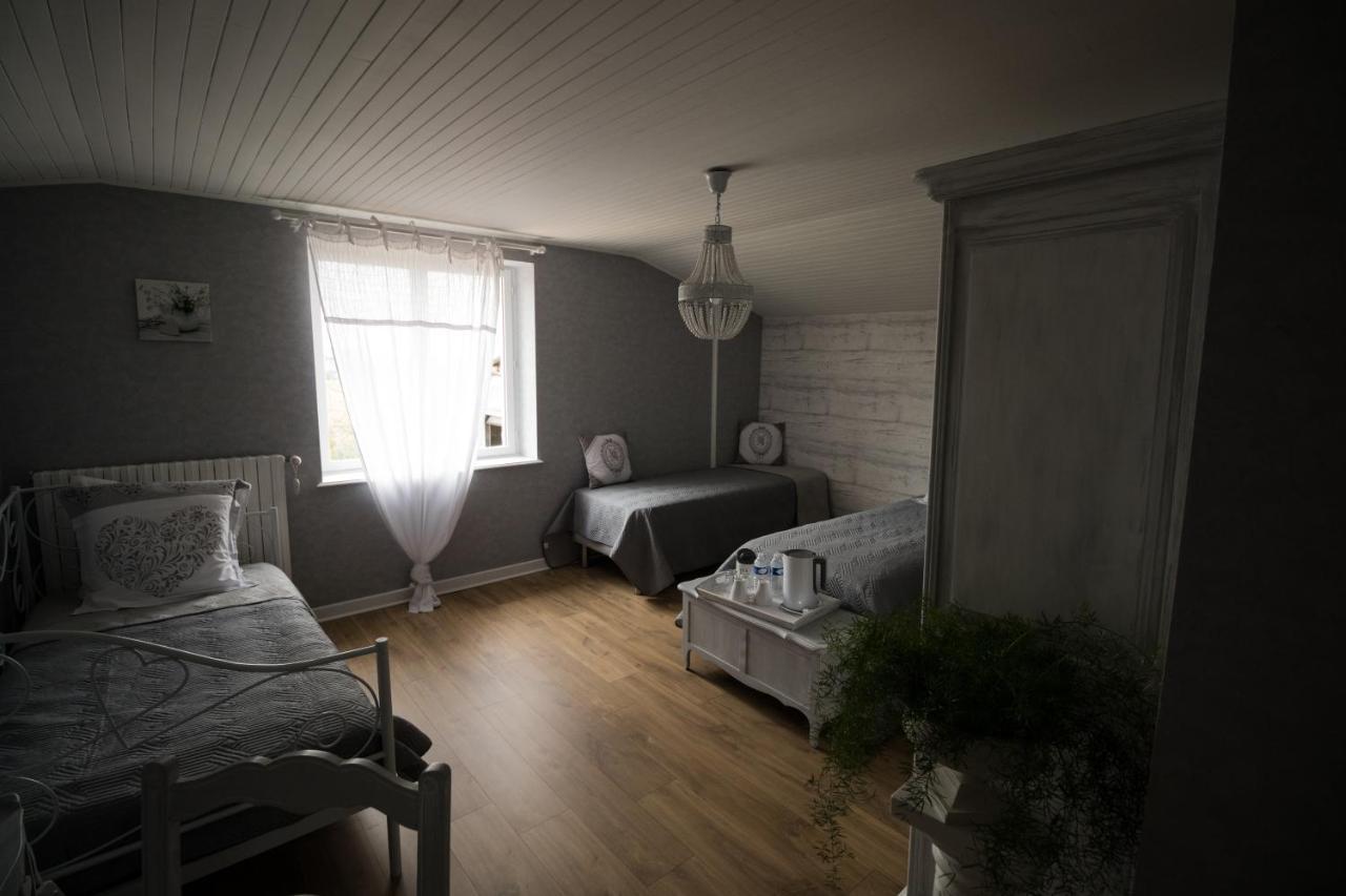 Chambres D Hotes Au Domaine De Robert フルーリー エクステリア 写真