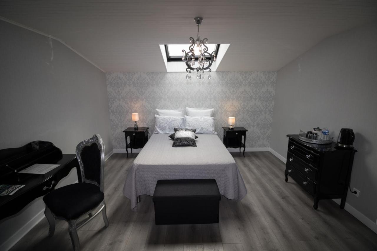Chambres D Hotes Au Domaine De Robert フルーリー エクステリア 写真